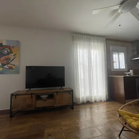 Casa Independiente Dos Plantas קוניל דה לה פרונטרה