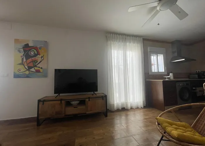 Casa Independiente Dos Plantas קוניל דה לה פרונטרה